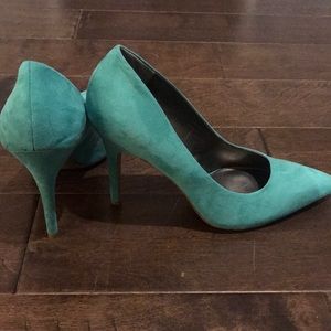 NWOB Ann Taylor loft green stiletto size 10